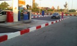 Pintat gasolinera Carrefour al Prat de llobregat per Arizona 2001